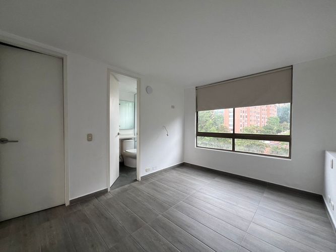 Apartamento de 2 alcobas en arriendo en El Poblado, Medellín, 90 m² · foto 13 de 16