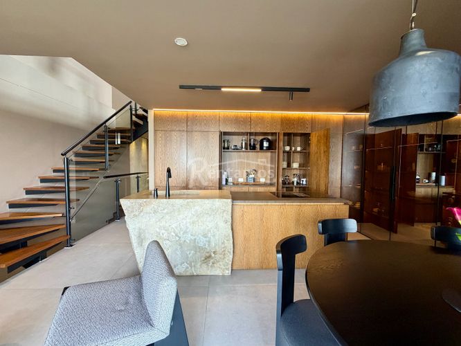 Casa de 3 alcobas en venta en Santa Catalina, Envigado, 223 m² · foto 2 de 24