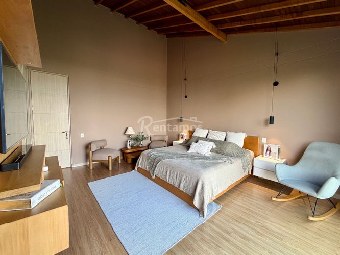 Casa de 3 alcobas en venta en Santa Catalina, Envigado, 223 m² · foto 4 de 24