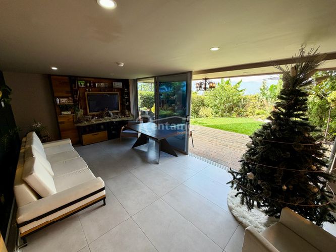 Casa de 3 alcobas en venta en Santa Catalina, Envigado, 223 m² · foto 10 de 24