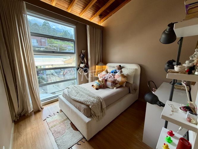 Casa de 3 alcobas en venta en Santa Catalina, Envigado, 223 m² · foto 17 de 24