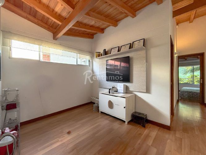 Casa de 3 alcobas en venta en Zuñiga, Envigado, 198 m² · foto 10 de 24