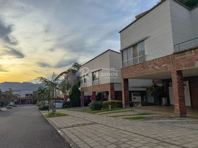 Casa de 3 alcobas en venta en Zuñiga, Envigado, 198 m² · foto 14 de 24