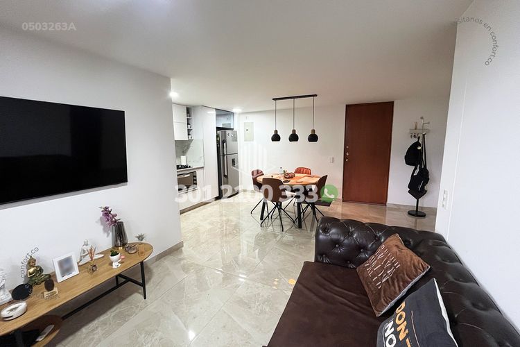 Apartamento de 3 alcobas en arriendo en Los Colores, Medellín, 78 m² · foto 3 de 22