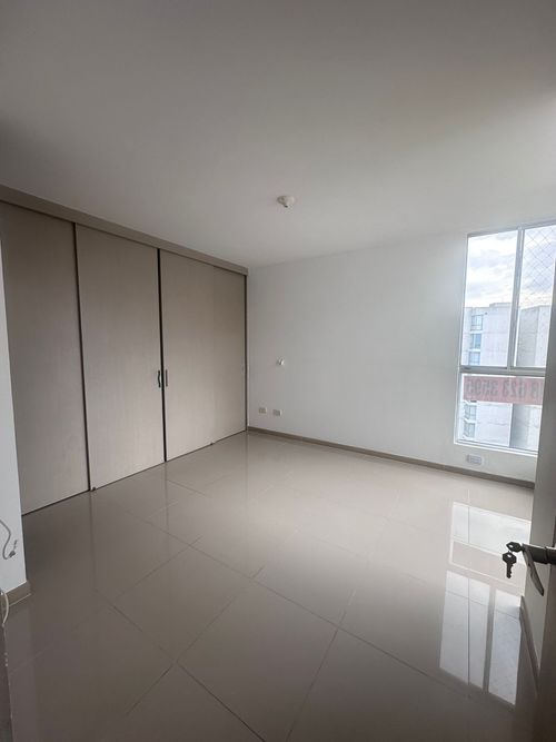 Apartamento de 3 alcobas en venta en Valle Del Lili, Cali, 79 m² · foto 4 de 16