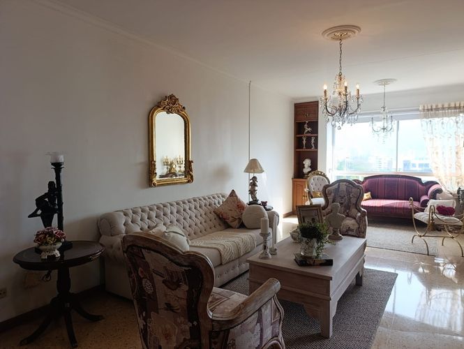 Apartamento de 3 alcobas en venta en El Poblado, Medellín, 177 m² · foto 1 de 18