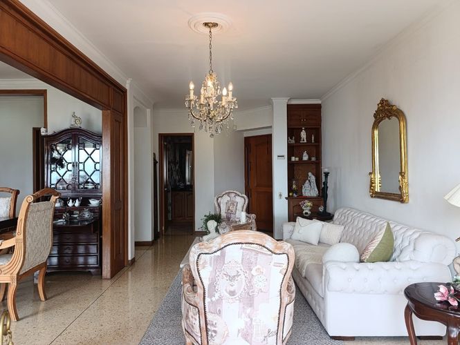 Apartamento de 3 alcobas en venta en El Poblado, Medellín, 177 m² · foto 2 de 18