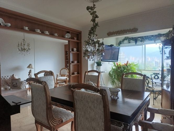 Apartamento de 3 alcobas en venta en El Poblado, Medellín, 177 m² · foto 3 de 18