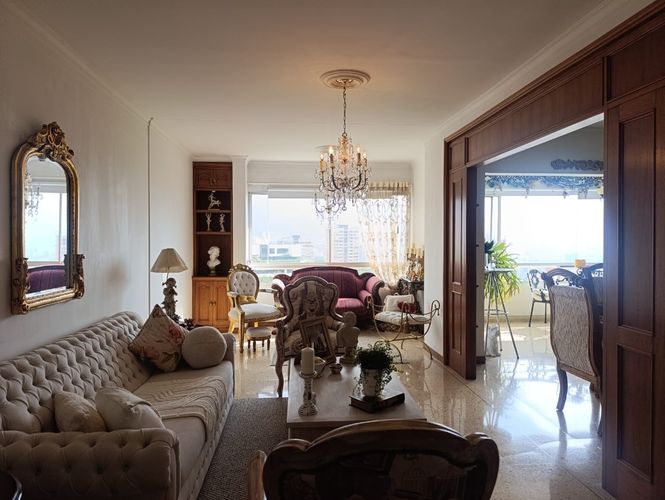 Apartamento de 3 alcobas en venta en El Poblado, Medellín, 177 m² · foto 4 de 18