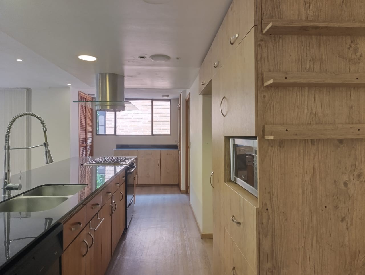 Apartamento en venta en El Poblado, Medellín · foto 5 de 20