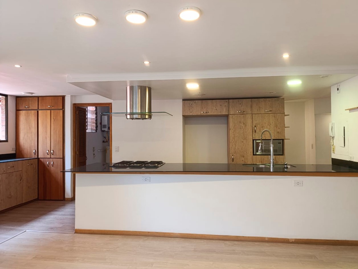 Apartamento en venta en El Poblado, Medellín · foto 4 de 20