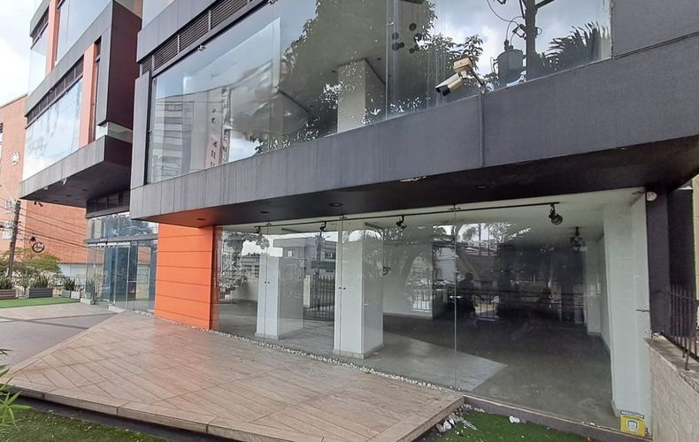 Edificio en arriendo en San Jose Sur, Pereira, 2100 m² · foto 2 de 11