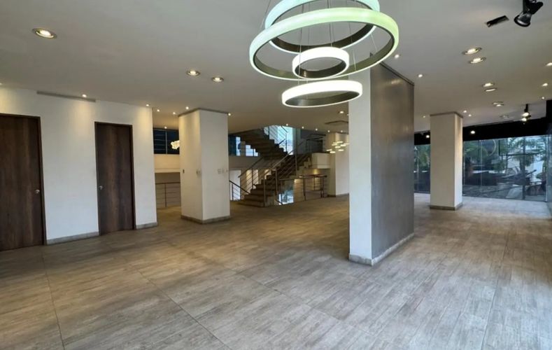 Edificio en arriendo en San Jose Sur, Pereira, 2100 m² · foto 3 de 11