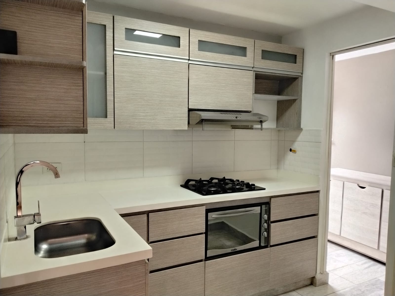 Apartamento en venta en El Poblado, Medellín · foto 4 de 19