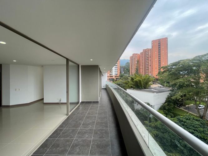 Apartamento de 2 alcobas en venta en El Esmeraldal, Medellín, 88 m² · foto 5 de 11