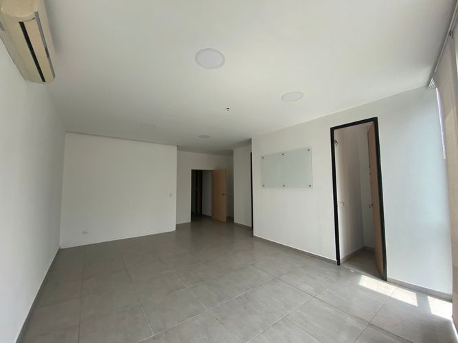 Oficina en arriendo en Manila, Medellín, 50 m² · foto 5 de 8