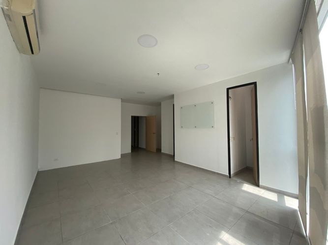 Oficina en arriendo en Manila, Medellín, 50 m² · foto 6 de 8