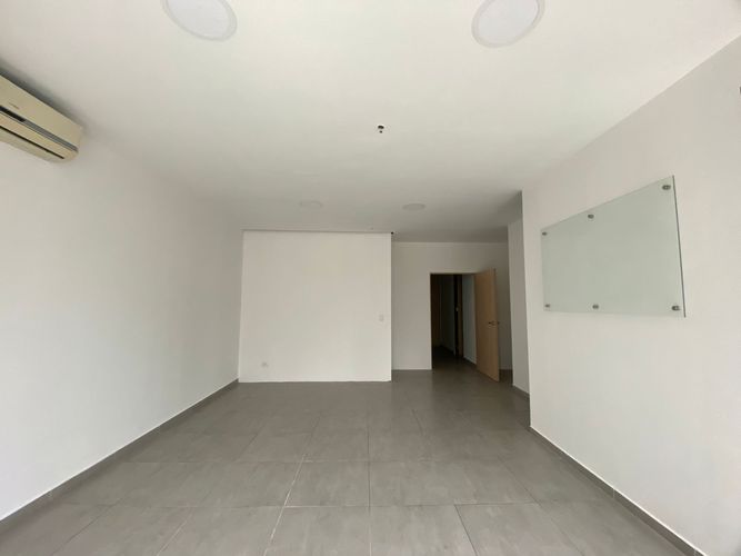 Oficina en arriendo en Manila, Medellín, 50 m² · foto 3 de 8
