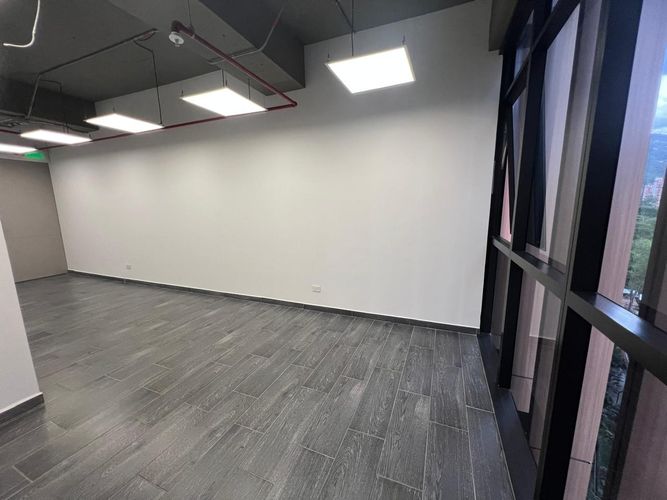 Oficina en arriendo en El Poblado, Medellín, 35 m² · foto 4 de 11
