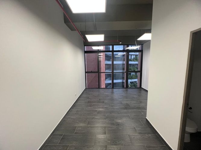 Oficina en arriendo en El Poblado, Medellín, 35 m² · foto 7 de 11