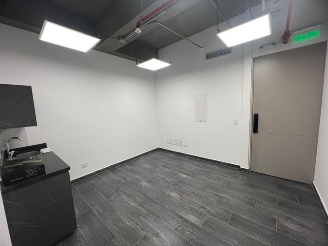 Oficina en arriendo en El Poblado, Medellín, 35 m² · foto 9 de 11