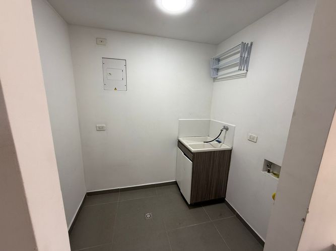 Apartamento de 3 alcobas en arriendo en Camino Verde, Envigado, 170 m² · foto 23 de 23