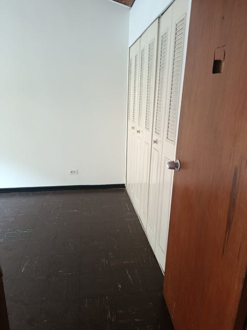 Casa de 4 alcobas en venta en Zarzamora, Bogotá, 180 m² · foto 6 de 24