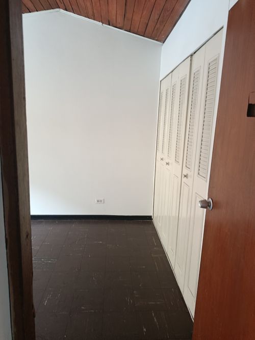 Casa de 4 alcobas en venta en Zarzamora, Bogotá, 180 m² · foto 11 de 24
