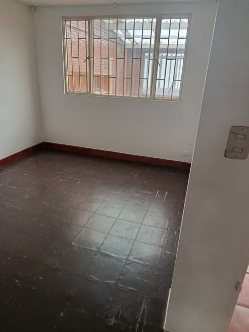 Casa de 4 alcobas en venta en Zarzamora, Bogotá, 180 m² · foto 15 de 24