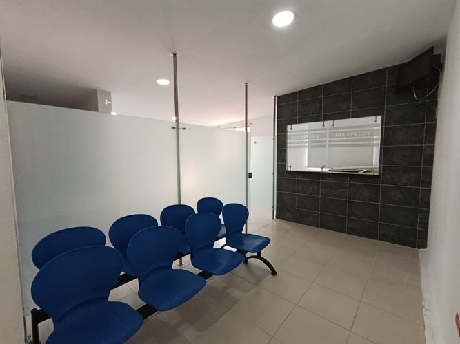 Local en arriendo en El Poblado, Girón, 45 m² · foto 2 de 9