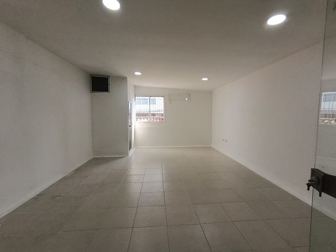 Local en arriendo en El Poblado, Girón, 38 m² · foto 2 de 5