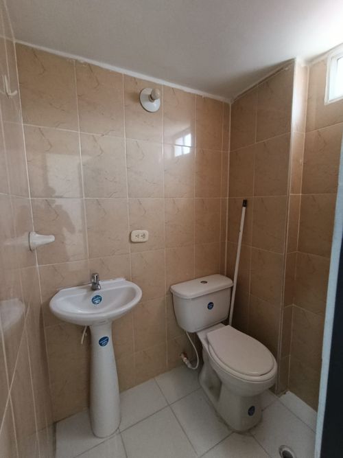 Local en arriendo en El Poblado, Girón, 38 m² · foto 5 de 5