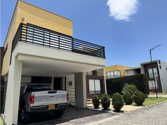Casa de 4 alcobas en venta en Siberia, Cota, 315 m² · foto 2 de 24