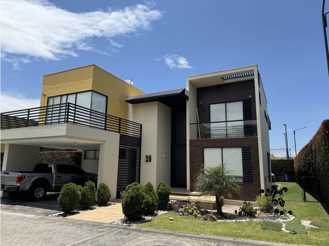 Casa de 4 alcobas en venta en Siberia, Cota, 315 m² · foto 3 de 24