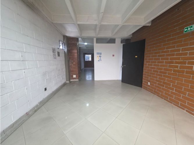 Bodega en arriendo en San Pablo Guayabal, Medellín, 100 m² · foto 2 de 11