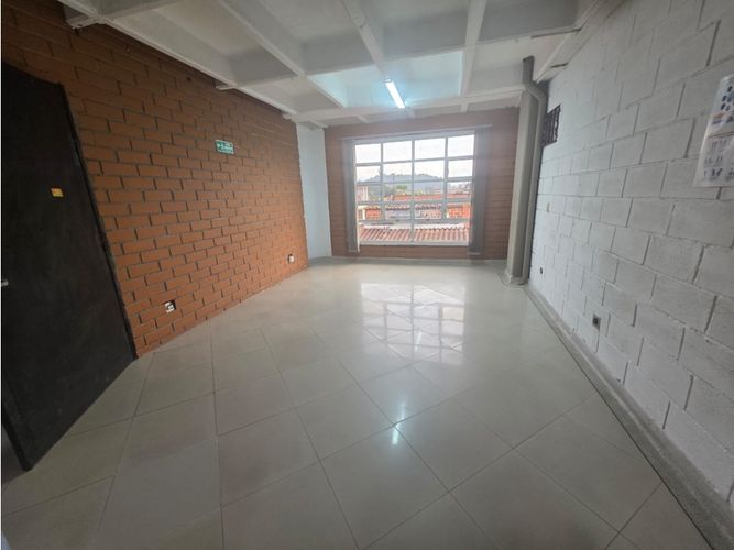Bodega en arriendo en San Pablo Guayabal, Medellín, 100 m² · foto 4 de 11