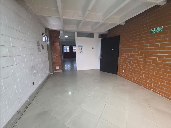 Bodega en arriendo en San Pablo Guayabal, Medellín, 100 m² · foto 9 de 11