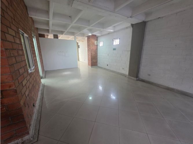 Bodega en arriendo en San Pablo Guayabal, Medellín, 100 m² · foto 10 de 11