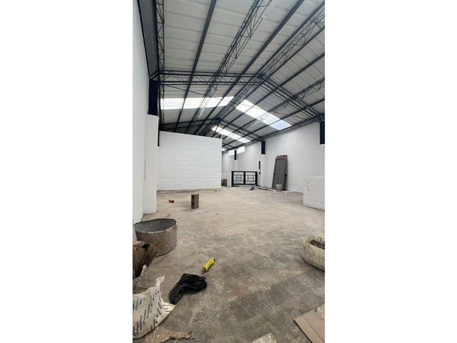 Bodega en arriendo en El Chagualo, Medellín, 260 m² · foto 6 de 10