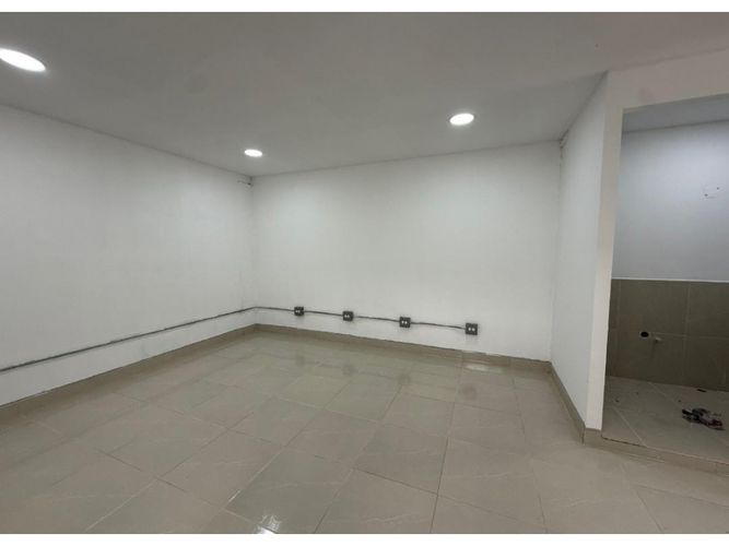 Bodega en arriendo en El Chagualo, Medellín, 260 m² · foto 8 de 10