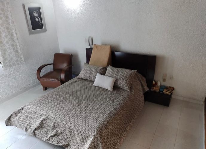 Casa de 5 alcobas en venta en San Alonso, Bucaramanga, 250 m² · foto 7 de 16
