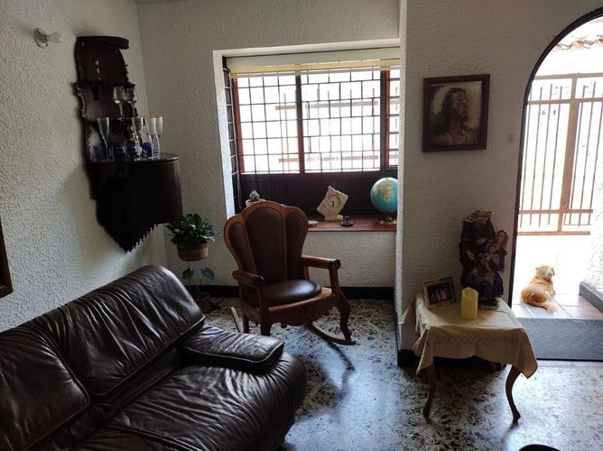 Casa de 5 alcobas en venta en San Alonso, Bucaramanga, 250 m² · foto 13 de 16