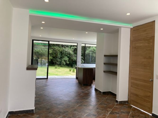 Casa de 3 alcobas en venta en Santa Elena, Medellín, 110 m² · foto 10 de 20
