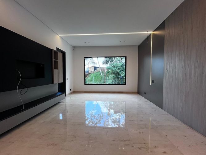 Casa de 4 alcobas en venta en El Poblado, Medellín, 1085 m² · foto 8 de 20