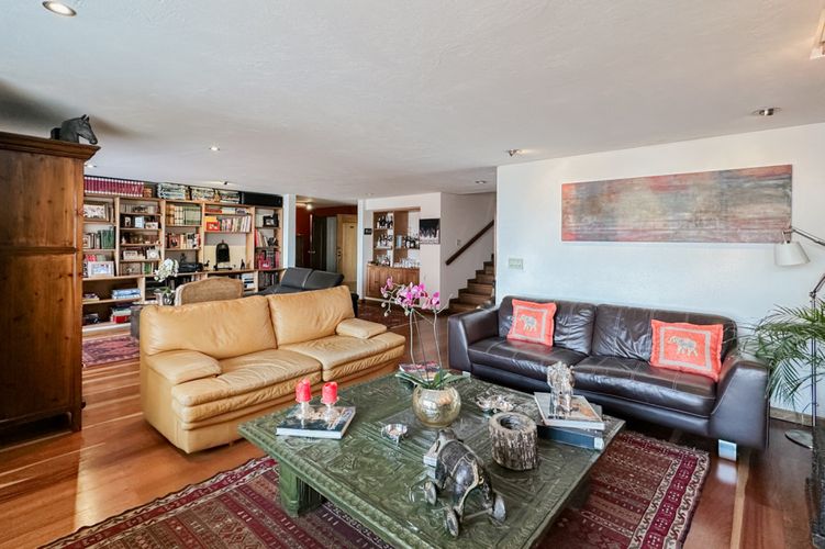 Apartamento de 3 alcobas en venta en Los Rosales, Bogotá, 200 m² · foto 3 de 24