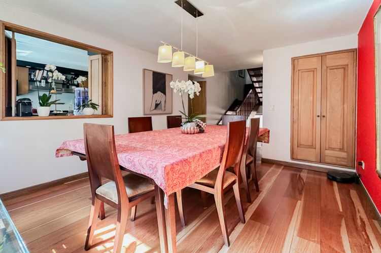 Apartamento de 3 alcobas en venta en Los Rosales, Bogotá, 200 m² · foto 7 de 24