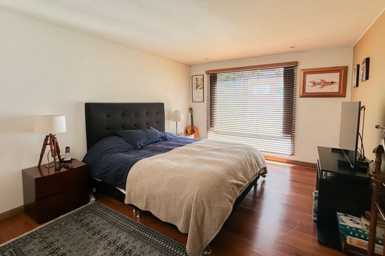 Apartamento de 3 alcobas en venta en Los Rosales, Bogotá, 200 m² · foto 12 de 24