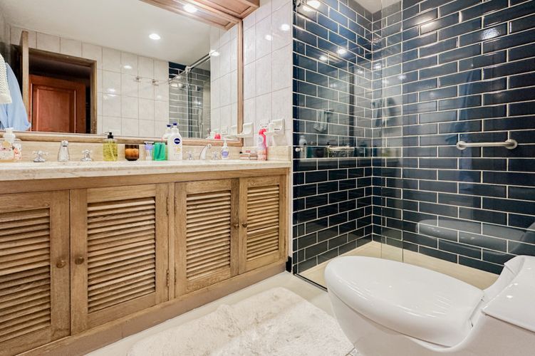 Apartamento de 3 alcobas en venta en Los Rosales, Bogotá, 200 m² · foto 17 de 24