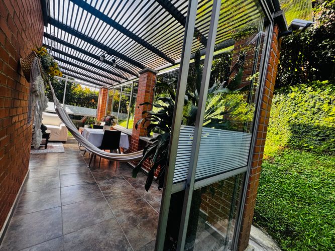 Casa de 3 alcobas en venta en Loma Benedictinos, Medellín, 220 m² · foto 15 de 24