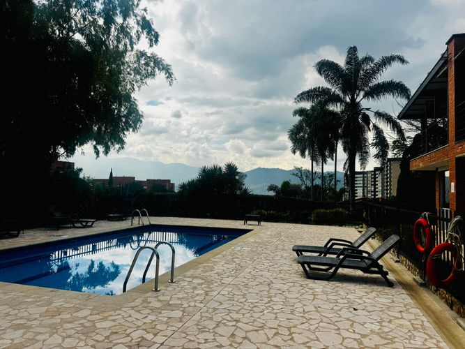 Casa de 3 alcobas en venta en Loma Benedictinos, Medellín, 220 m² · foto 18 de 24